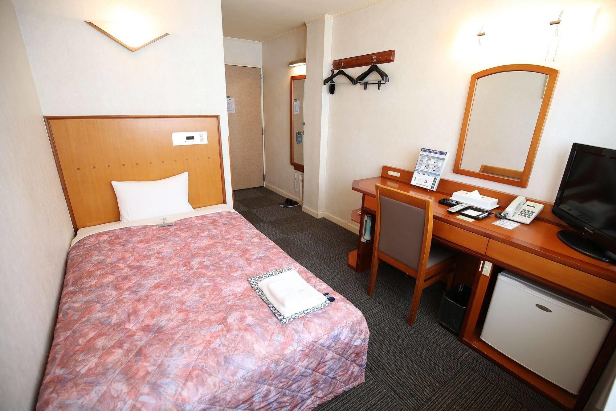 Hotel Himeji Plaza Екстериор снимка