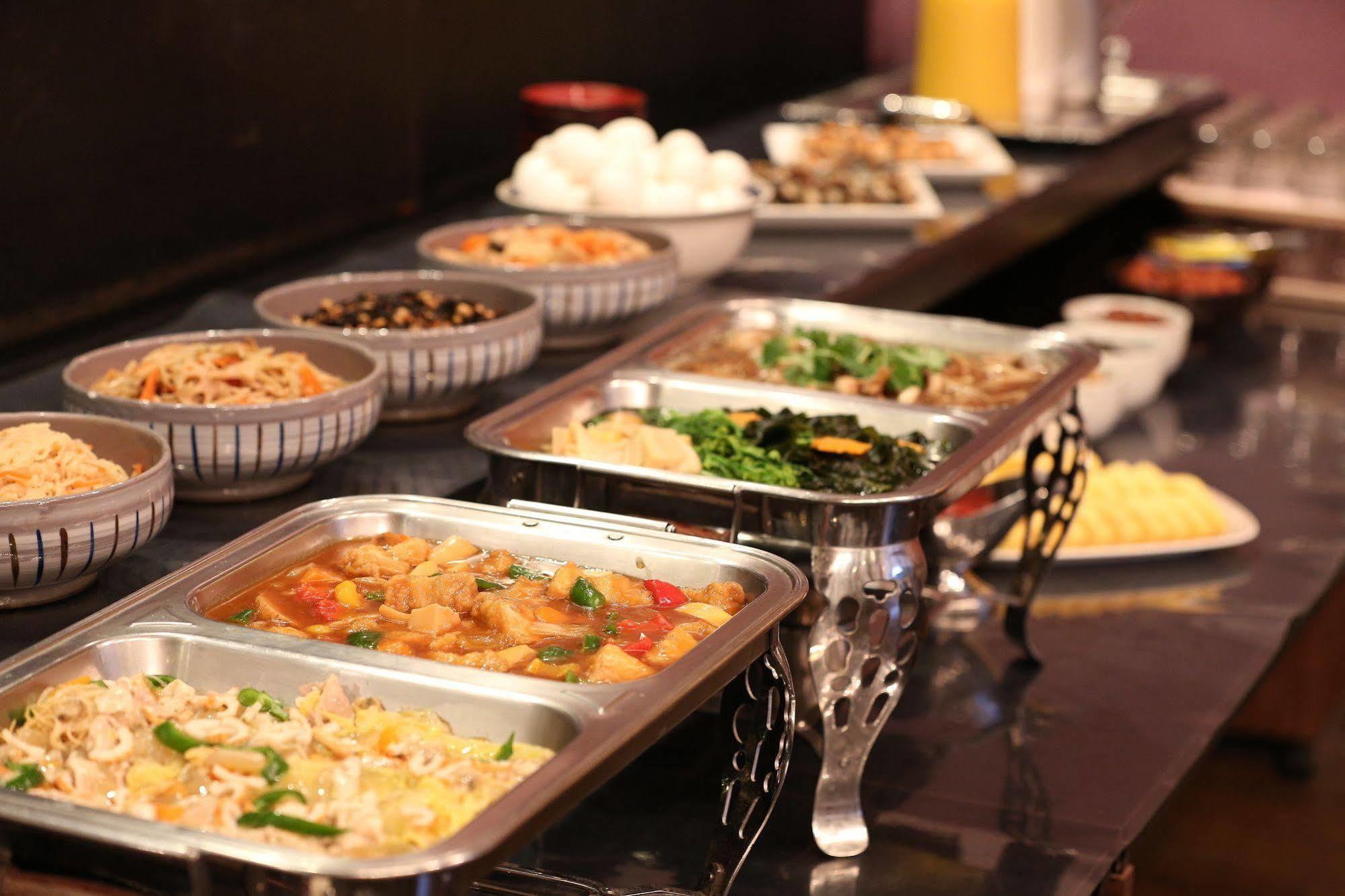 Hotel Himeji Plaza Екстериор снимка